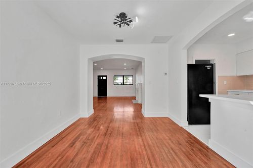9173 Byron Ave, Surfside, FL, 33154-3136 | Card Image