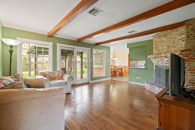 111 Whispering Oaks Dr, House other with 4 bedrooms, 2 bathrooms and 2 parking in Seabrook TX | Image 18
