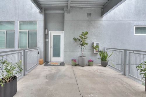 328-435 W Center Street Promenade, Anaheim, CA, 92805-3902 | Card Image