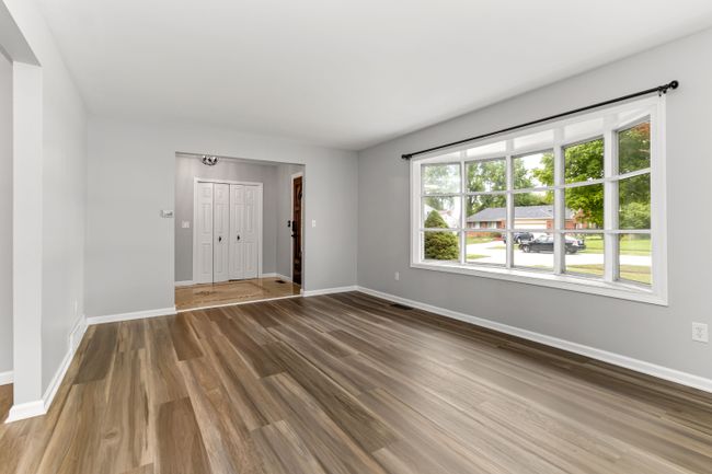 16592 Country Club Dr, House other with 3 bedrooms, 2 bathrooms and null parking in Livonia MI | Image 6