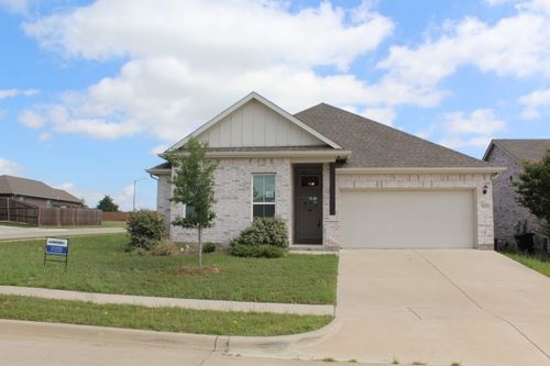 1401 Eagle Nest Dr, Azle, TX, 76020-5160 | Card Image