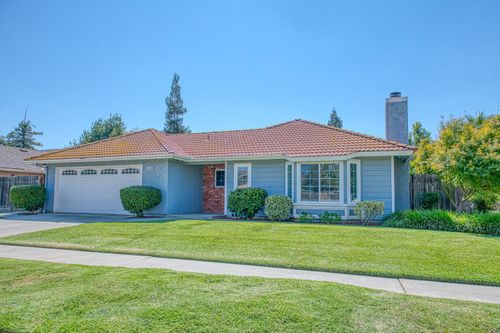 2358 Robinwood Ave, Clovis, CA, 93611-6221 | Card Image