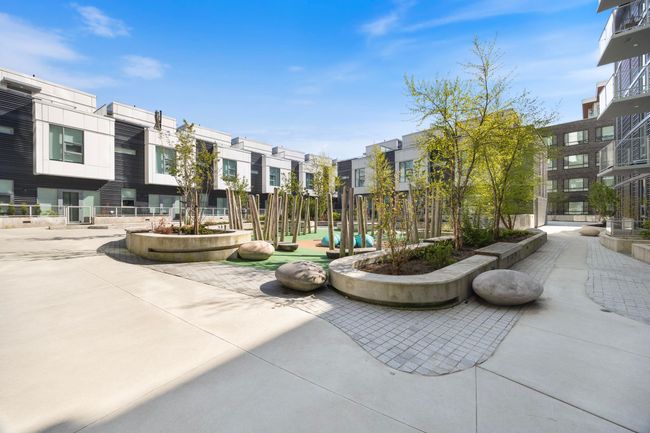 Surrounding community with a residential view | Image 25