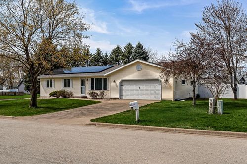 805 Harvest Place E, Holmen, WI, 54636 | Card Image
