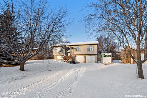 945 Wickhersham Circle, Palmer, AK, 99645 | Card Image