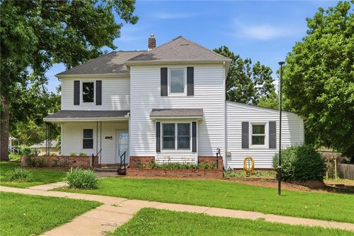 301 Allcutt Ave, Bonner Springs, KS, 66012-1501 | Card Image