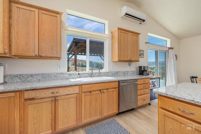 8142 Us Highway 95, House other with 3 bedrooms, 2 bathrooms and 2 parking in Marsing ID | Image 17