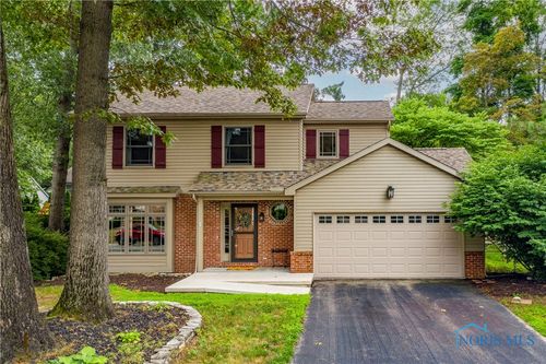 8345 Cherry Blossom Ln, Holland, OH, 43528-8318 | Card Image