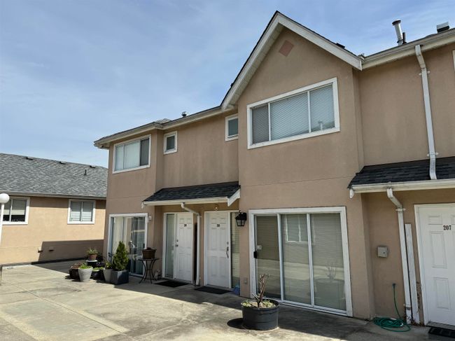 209 - 2211 No. 4 Road, Townhouse with 2 bedrooms, 2 bathrooms and 2 parking in Richmond BC | Image 1