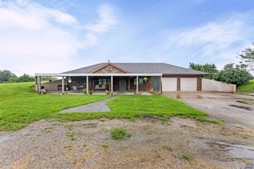 11200 S Topeka Ave, Carbondale, KS, 66414-9309 | Card Image