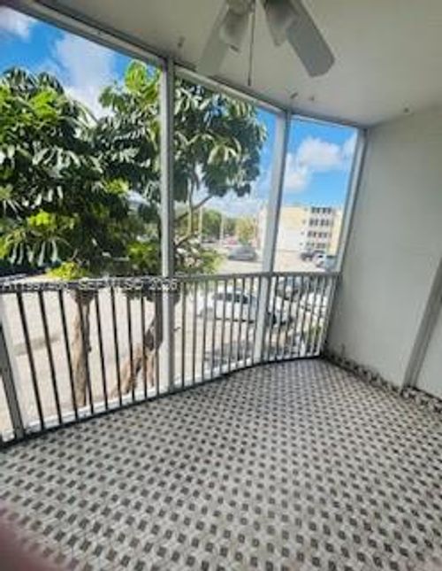 214-2-1680 Ne 191st St, Miami, FL, 33179-4102 | Card Image