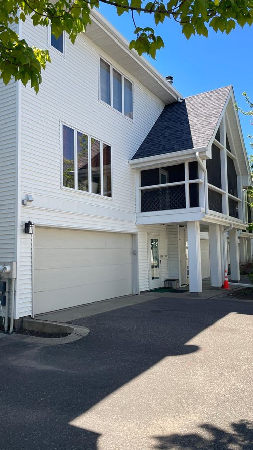 930 Dartmouth Pl Se, Minneapolis, MN, 55414-3160 | Card Image