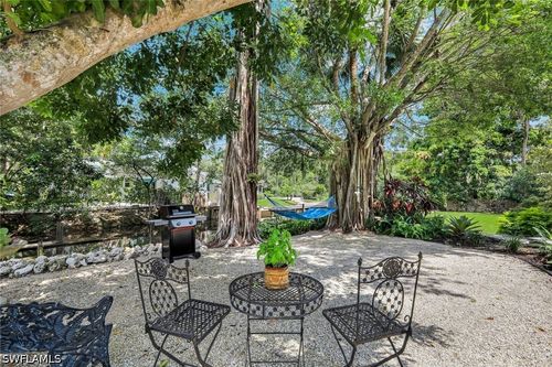 27292 East Dr, BONITA SPRINGS, FL, 34135-4933 | Card Image