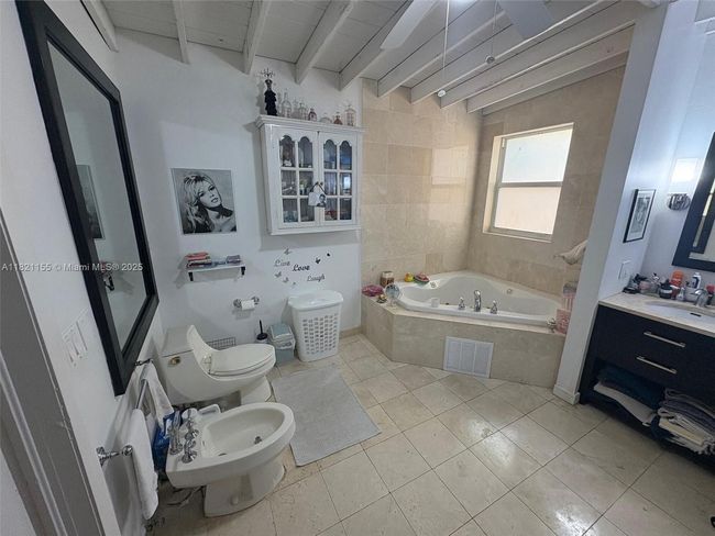 3767 Royal Palm Ave, House other with 5 bedrooms, 3 bathrooms and null parking in Miami Beach FL | Image 13