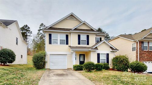 8139 Deodora Cedar Ln, Charlotte, NC, 28215-7110 | Card Image