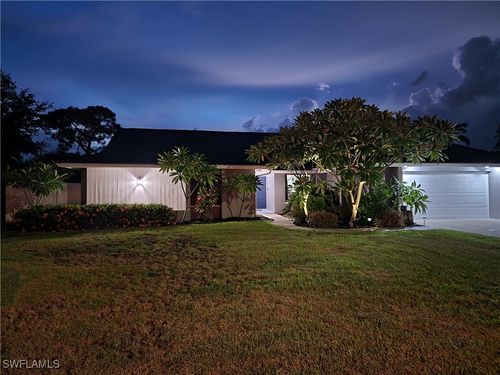 5728 Stonehaven Dr, NORTH FORT MYERS, FL, 33903-5826 | Card Image