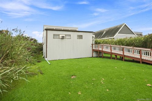 8 Cayuga Street, Brookhaven, NY, 11770 | Card Image