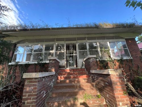 204 S Elm St, Mounds, IL, 62964-1112 | Card Image