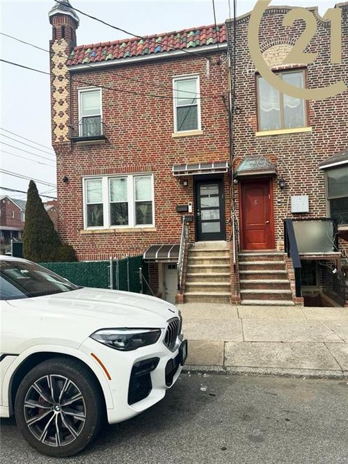 3 Parkway Ct, Brooklyn, NY, 11223-6047 | Card Image