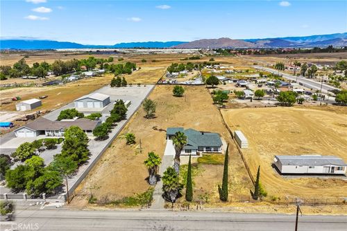 20950 Warren Rd, Perris, CA, 92570-6608 | Card Image