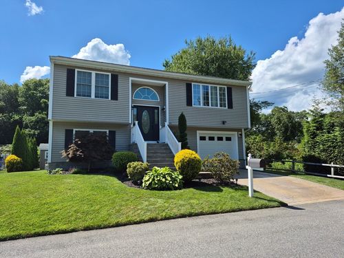 589 Bartlett St, New Bedford, MA, 02745-3325 | Card Image