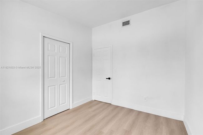 11030 Sw 42 Nd St, House other with 3 bedrooms, 3 bathrooms and null parking in Miami FL | Image 15