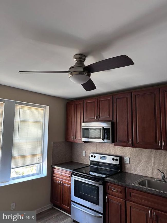 7000 Forrest Ave, Condo with 2 bedrooms, 1 bathrooms and null parking in PHILADELPHIA PA | Image 11