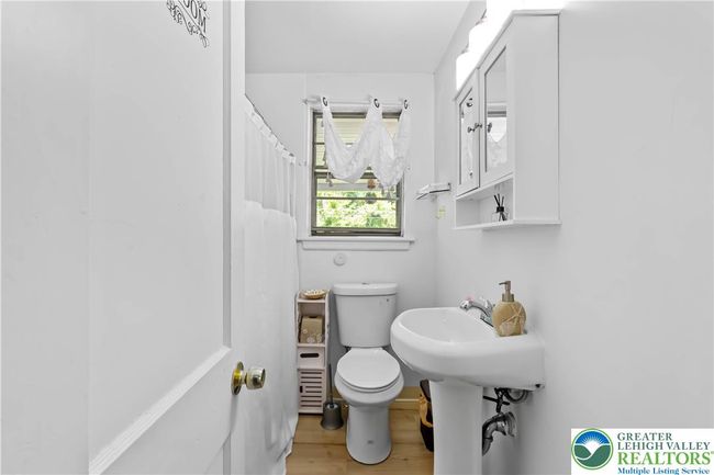 1373 Puggy Ln, House other with 4 bedrooms, 2 bathrooms and null parking in BETHLEHEM PA | Image 15