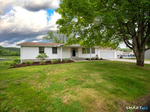 6 Warren Rd, Woodbridge, CT, 06525-2333 | Card Image