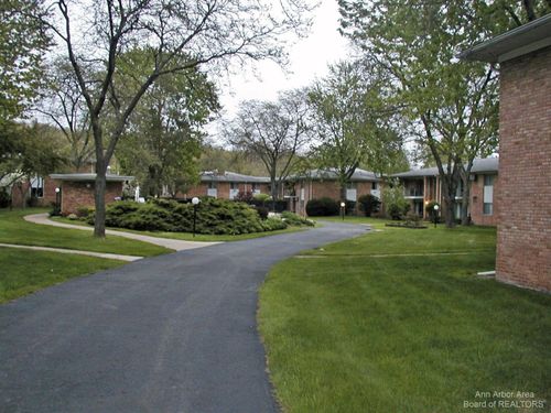 204-1217 Island Dr, Ann Arbor, MI, 48105-2058 | Card Image