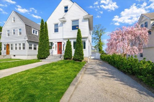 12 Tower Pl, Yonkers, NY, 10703-2209 | Card Image