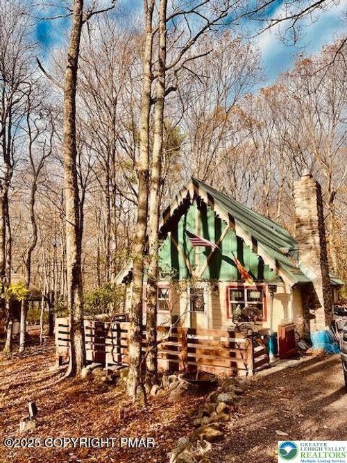 49 Wood St, Lake Harmony, PA, 18624-7039 | Card Image