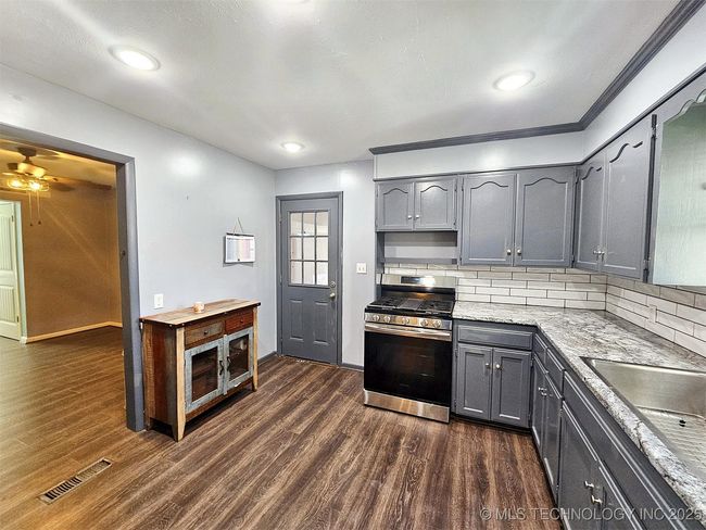 1306 E Shawnee St, House other with 3 bedrooms, 2 bathrooms and null parking in Tahlequah OK | Image 13
