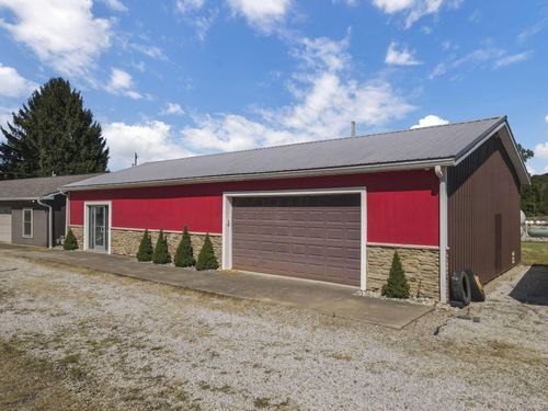 1910 Old Logan Rd Se, Lancaster, OH, 43130-9075 | Card Image