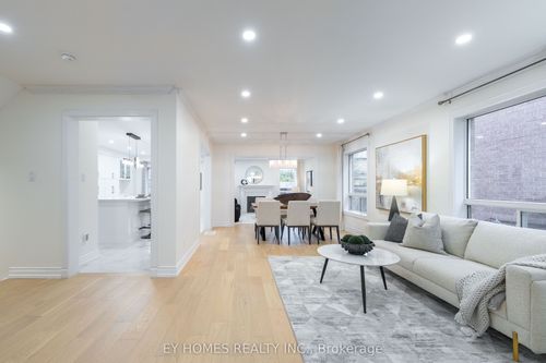 285 St Joan Of Arc Ave, Maple, ON, L6A3E2 | Card Image