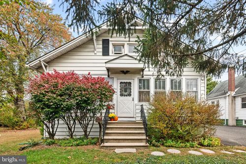 29 E Gloucester Pike, Barrington, NJ, 08007-1345 | Card Image