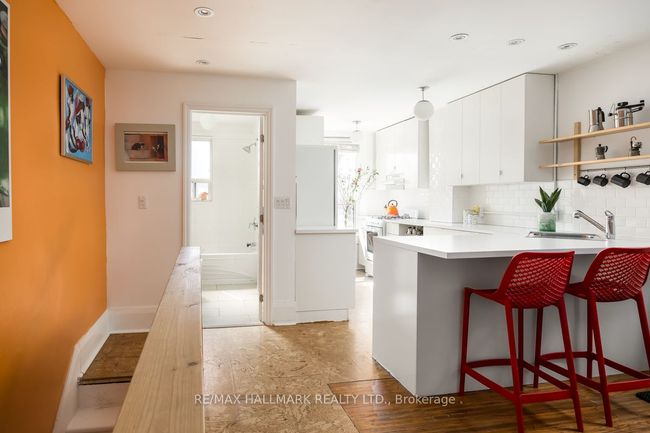223 Wallace Ave, House attached with 5 bedrooms, 3 bathrooms and 1 parking in Toronto ON | Image 6