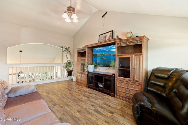 Office/family room | Image 23