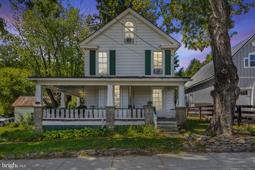 36933 Gaver Mill Rd, HILLSBORO, VA, 20132-2758 | Card Image