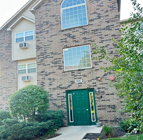 1f-310 Cunat Blvd, Richmond, IL, 60071-8954 | Card Image