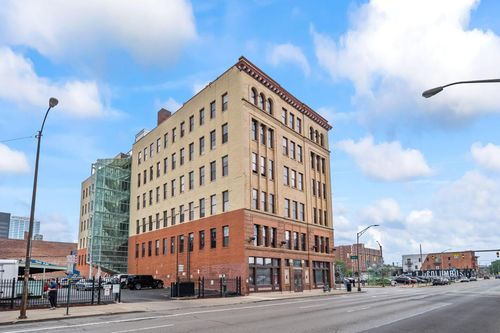 apt-512-150 E Main St, Columbus, OH, 43215-7241 | Card Image