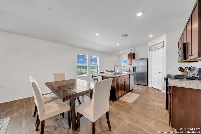 489 Middle Green Loop, House other with 3 bedrooms, 2 bathrooms and null parking in Floresville TX | Image 5