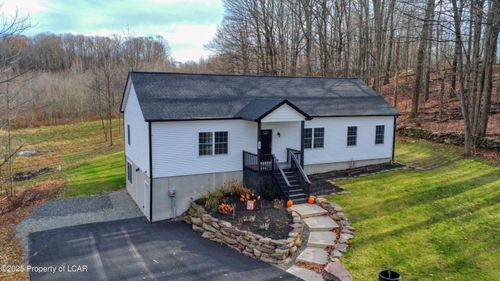 131 Hidden Valley Dr, Lake Ariel, PA, 18436-9101 | Card Image