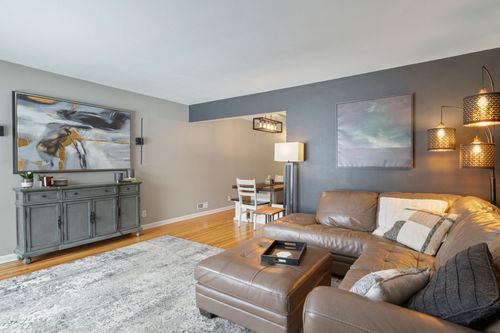 5516 France Ave S, Edina, MN, 55410-2358 | Card Image