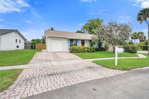 2324 Nw 107th Ter, Sunrise, FL, 33322-2533 | Card Image