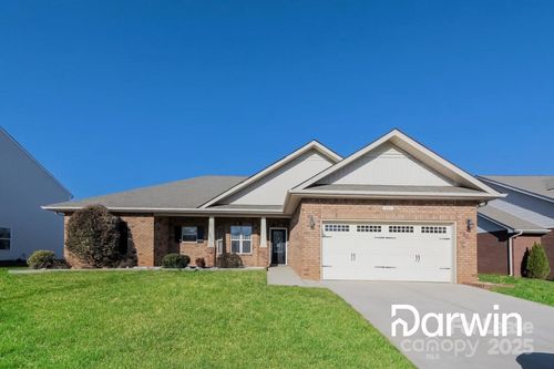 147 Water Ski Dr, Statesville, NC, 28677-8731 | Card Image