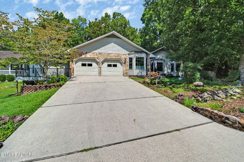 143 Sugarbush Cir, Crossville, TN, 38558-7736 | Card Image