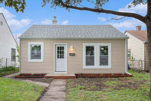 7525 Marshall Ave, Hammond, IN, 46323-2657 | Card Image
