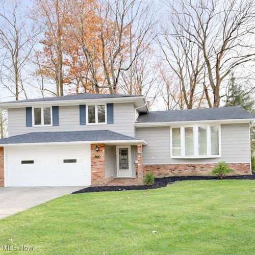 5024 Dorset Dr, Brooklyn Heights, OH, 44131-2013 | Card Image