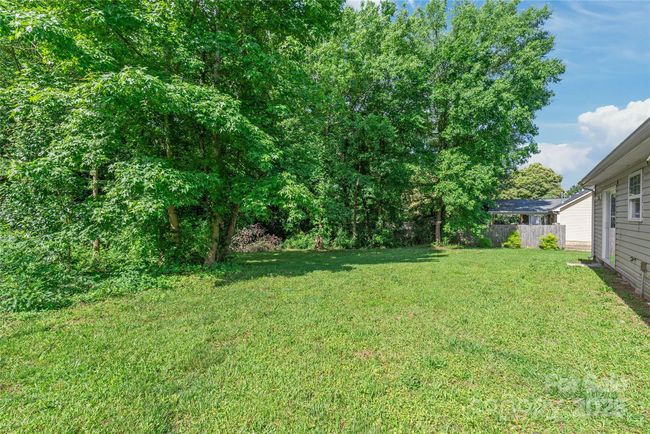 425 Austin Dr, House other with 3 bedrooms, 2 bathrooms and null parking in Charlotte NC | Image 25